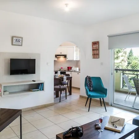 Apartman 1st Floor 2 Bedroom At Artemis Cynthia Complex *
